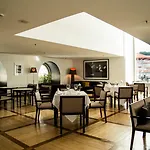 Do Chiado Готель