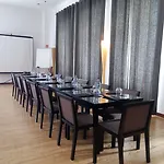 Do Chiado Готель